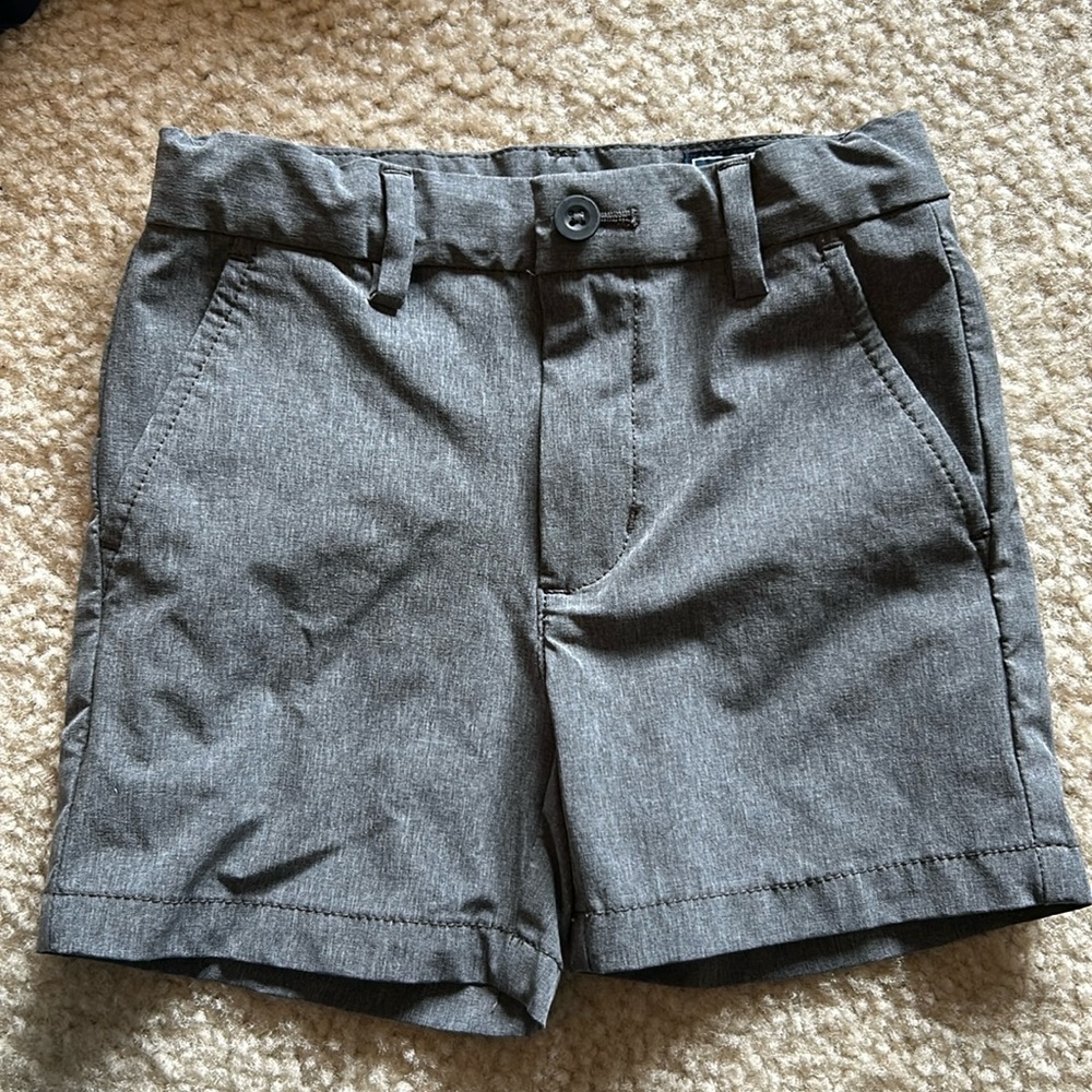 Vineyard Vines sport 3T flat front shorts